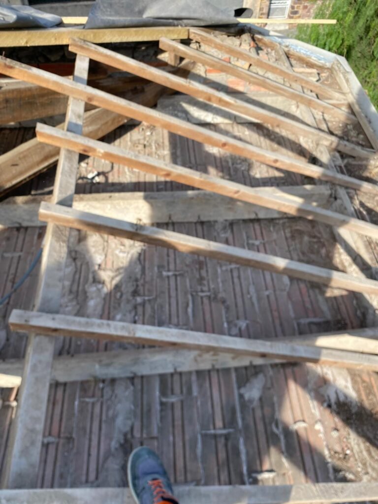 Travaux de charpente – Couvreur Contes